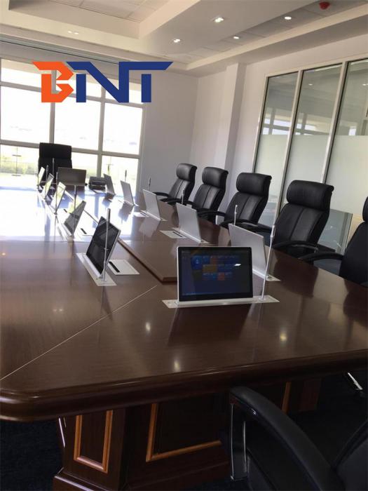 BNT BML-17.3 用于巴布亚新几内亚某公司的高级会议室项目的超薄显示器升降器带麦克风同步升降
