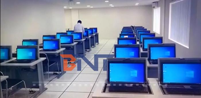 2021-6-10 BNT 22套双人电脑翻转桌与19.5寸DELL牌电脑在柬埔寨正式使用