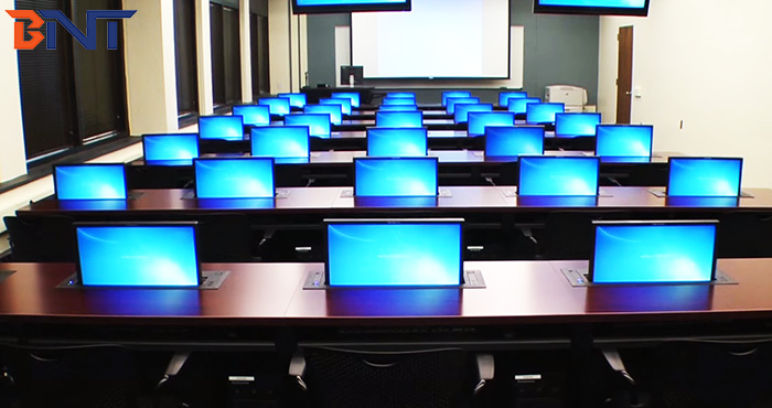 Boente LCD Monitors Lift for the University Multi-Media Classroom in Oman