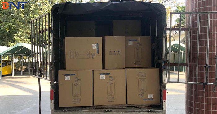 2019-1-23 shipment-500PCS projector ceiling mount  sent to Singapore customer