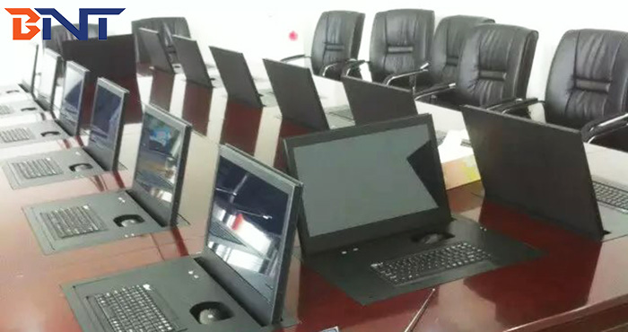 BNT14台电动翻转显示器在哈萨克斯坦的一个现代会议室使用