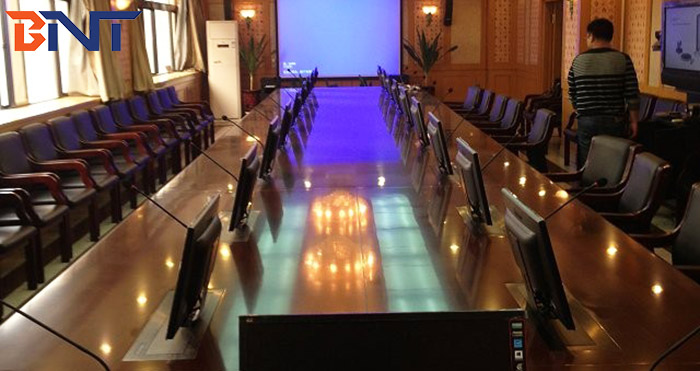 17台BML1-17显示器和麦克风一体升降器在中国杭州的酒店培训室