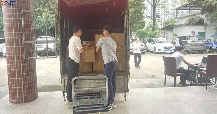 2019-1-2 shipment--Loading 54 ctns desktop socket to Iran