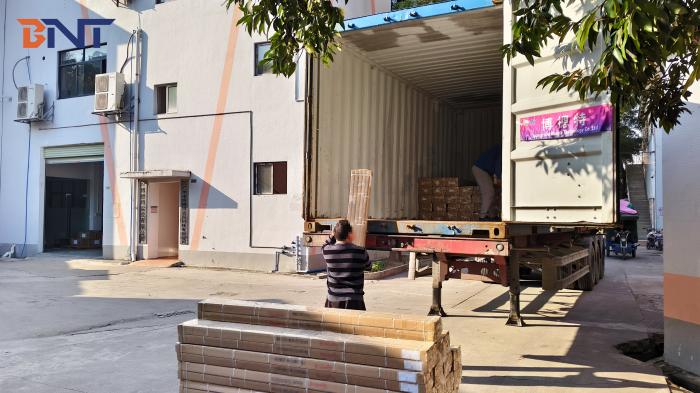 BNT Ships Large Volume of High-Quality Wall-Mounted Projection Screens to Overseas Market